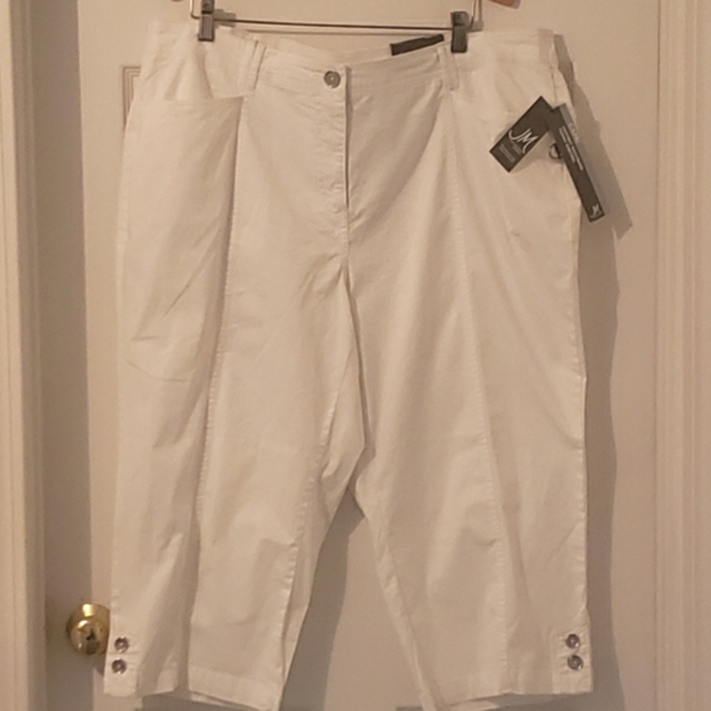 NWT JM COLLECTION 20 Wide Plus White Crop Pants